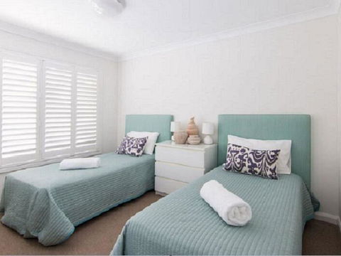 12 Cliff Road - Tourism TAS 2
