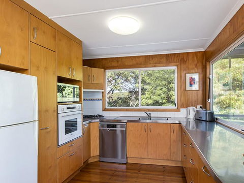 12 Yarrong Road - Hobart Tourism 3