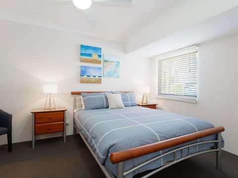 13 'Carindale', 19 Dowling Street - Large Ground Floor Unit With Pool & Tennis Court - Hobart Tourism 3