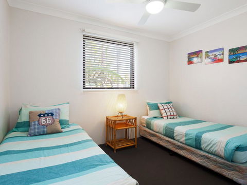 13 'Carindale', 19 Dowling Street - Large Ground Floor Unit With Pool & Tennis Court - Hobart Tourism 2