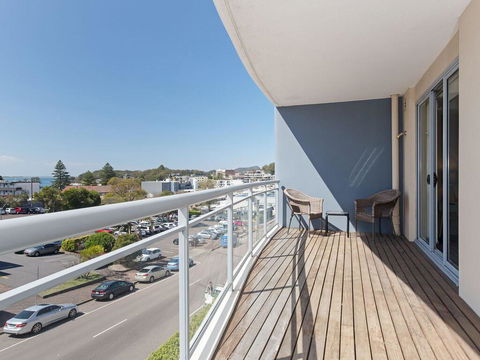 13 'Cote D'Azur', 61 Donald Street - Lovely Unit With Air Con, Pool, Lift And WiFi - Hobart Tourism 2