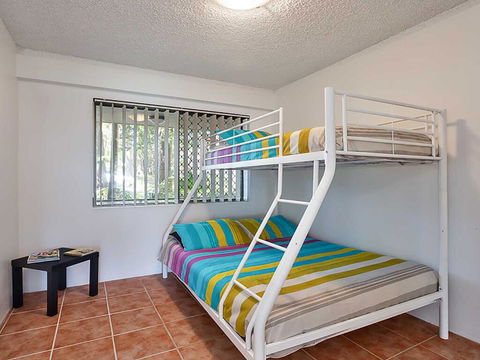 13 'The Poplars' 34 Magnus Street - Ground Floor Unit And Pool In Complex - Hobart Tourism 2