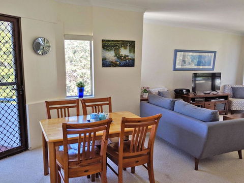 13' Mistral Court', 17 Mistral Close - Walk Across To Little Beach! - Hobart Tourism 3