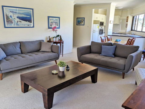 13' Mistral Court', 17 Mistral Close - Walk Across To Little Beach! - Hobart Tourism 2