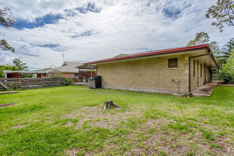 14 Double Island Drive - Rainbow Beach, Large Holiday House With Pool,Pets Welcome, Free Wi-Fi - Hobart Tourism 3