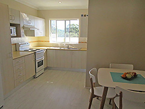15 'Kanangra', 39 Soldiers Point Road - Fantastic Unit Right On The Water - Hobart Tourism 3