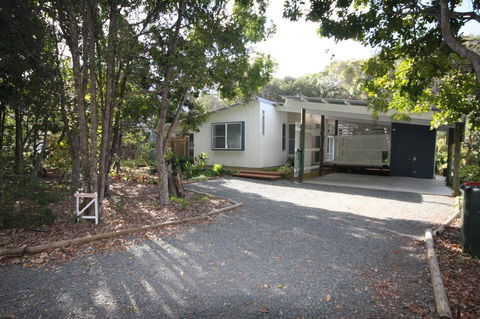 15 Belle Court - Modern, Architect Designed, Open Plan Holiday Home With Outdoor Shower - Hobart Tourism 0