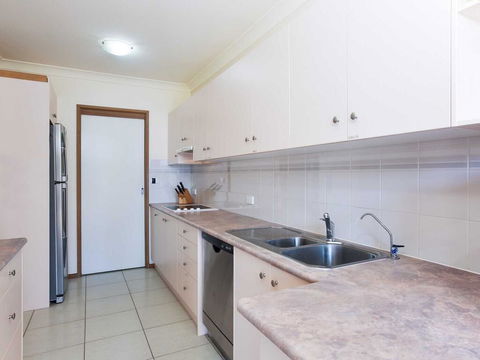 16 'The Moorings' 4 Cromarty Road - Waterfront Property With Pool & Air Conditioning - Hobart Tourism 1