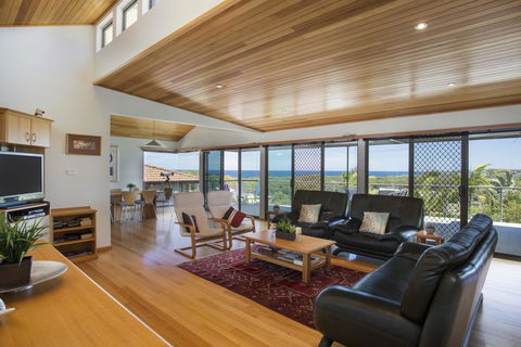 17 Canberra Crescent - Prestige Views At Burrill Lake - Hobart Tourism 0