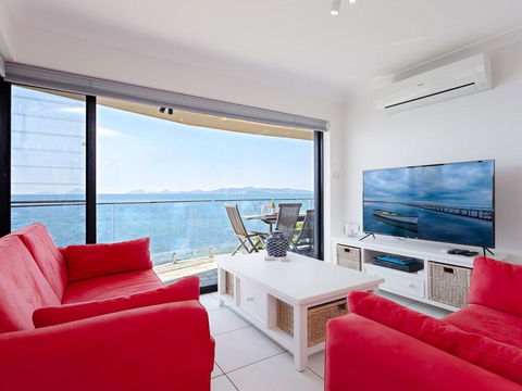 2 'Lanimer' 14 Mitchell Street - Beautiful Waterfront Property With Spectacular Views - Hobart Tourism 2