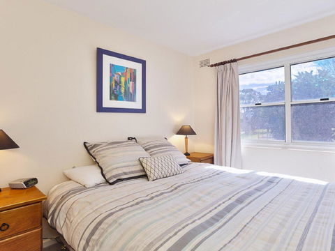 2 'Sunnie Belle' 3 Victoria Parade- Water Views Over Nelson Bay Foreshore - Hobart Tourism 1