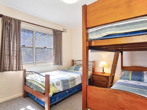 2 'Sunnie Belle' 3 Victoria Parade- Water Views Over Nelson Bay Foreshore - Hobart Tourism 3