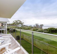 2 'The Helm' 22 Voyager Cl - Stunning waterfront unit with Air Conditioning