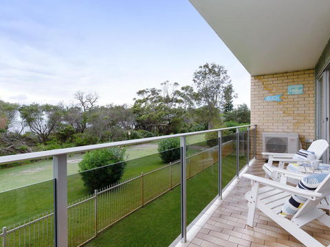 2 'The Helm' 22 Voyager Cl - Stunning Waterfront Unit With Air Conditioning - Hobart Tourism 1