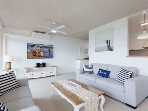 2 'The Helm' 22 Voyager Cl - Stunning Waterfront Unit With Air Conditioning - Hobart Tourism 3