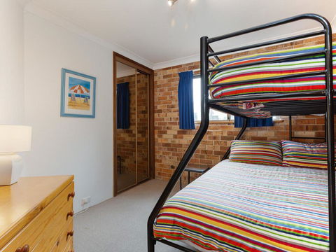2 'Yachtsman Rest', 37 Victoria Parade - Foxtel, Aircon, Waterviews - Hobart Tourism 3