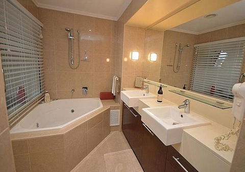 2 BDR/Apt/Foxtel/WiFi/Pool/parking/Spa/Hervey Bay - Hobart Tourism 2