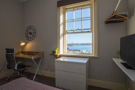 2 Bedroom Harbour View At The Rocks Heart Of CBD - Tourism TAS 0