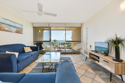 2 Bedroom Top Floor Unit - Ocean Views And Pool - Tourism TAS 0