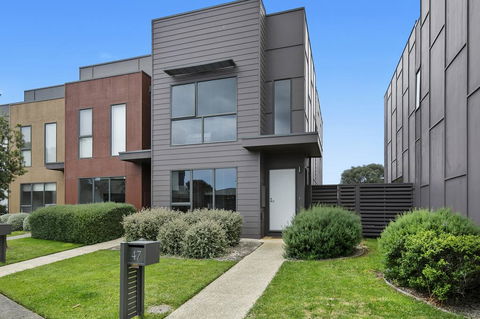 2 Bedroom Townhouse - Family & Corporate Bookings Only - Hobart Tourism 3