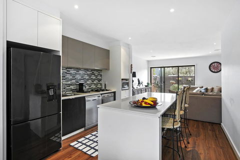 2 Bedroom Townhouse - Family & Corporate Bookings Only - Hobart Tourism 0