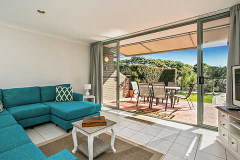 2 James Cook Apartments - Hobart Tourism 2