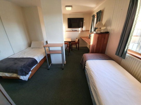 2 Lakeview Plaza - Tourism TAS 2