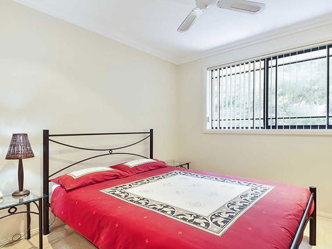 2/11a Christmas Bush Avenue - Fantastic Townhouse Close To Dutchies Beach - Hobart Tourism 1