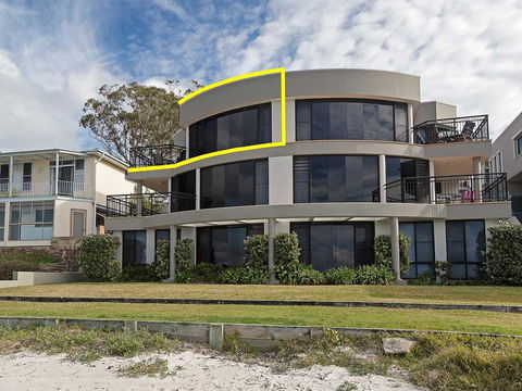 2/137 Soldiers Point Road - Luxury Unit On The Waterfront With Aircon And Free Unlimited Wi Fi - Hobart Tourism 1