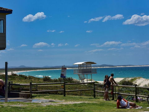 20 Booneroo - Walk To The Beach - Hobart Tourism 1