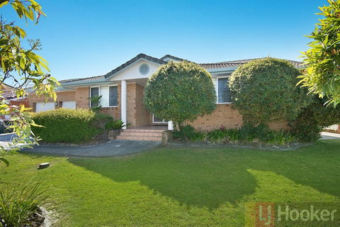 21 Melaleuca Drive - Tourism TAS 1