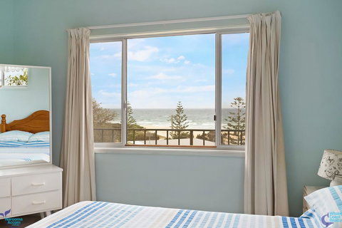 22 Dulling Street - Beach House - Tourism TAS 1