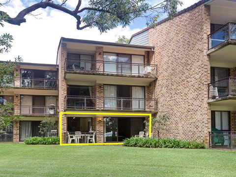 23 'Bay Parklands', 2 Gowrie Avenue - Little Beach, Air Con, Pool & Tennis Court - Hobart Tourism 1