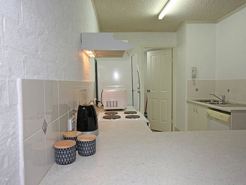 23 'Bay Parklands', 2 Gowrie Avenue - Little Beach, Air Con, Pool & Tennis Court - Hobart Tourism 3