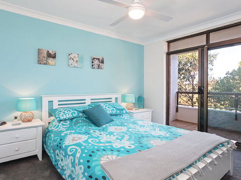 23 'The Commodore' 9-11 Donald Street - Delightful Unit With Gorgeous Water Views - Hobart Tourism 1