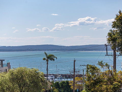 23 'The Commodore' 9-11 Donald Street - Delightful Unit With Gorgeous Water Views - Hobart Tourism 0