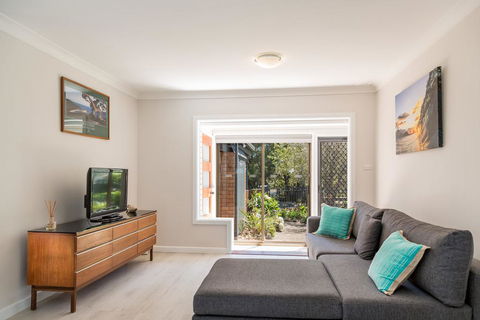 235 Mitchell Parade, Mollymook - Tourism TAS 0