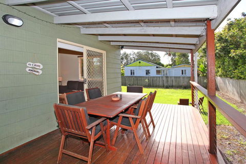 24 Sundew Street, Mudjimba - 500 Bond - Pet Friendly, Linen Supplied, WIFI, Air Cond. - Tourism TAS 0