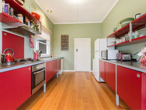 BEACHSIDE GETAWAY DROMANA - Hobart Tourism 2