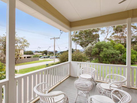 BEACHSIDE GETAWAY DROMANA - Hobart Tourism 0