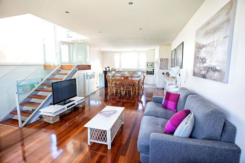 BELLA CASA - Hobart Tourism 0