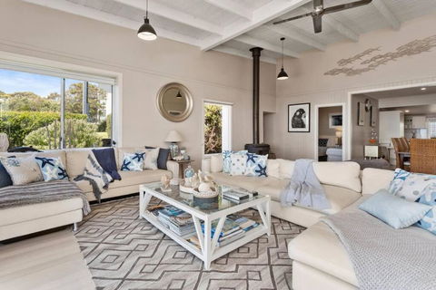 BELLE VUE BEACH HOUSE - Hobart Tourism 4