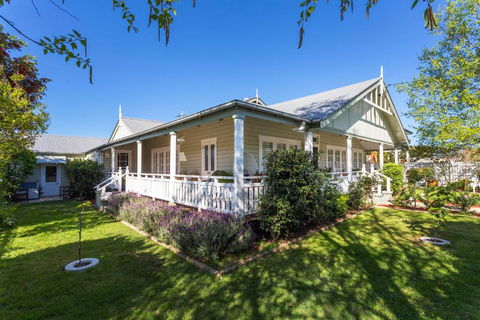 BIRCHES B&B - Hobart Tourism 0
