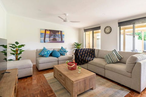 Birkinshaw Villa ( 3 Bedroom With Parkings ) - Hobart Tourism 0