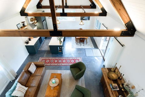 Blackwood Tree Barn Conversion With Parking & Wifi - Tourism TAS 2