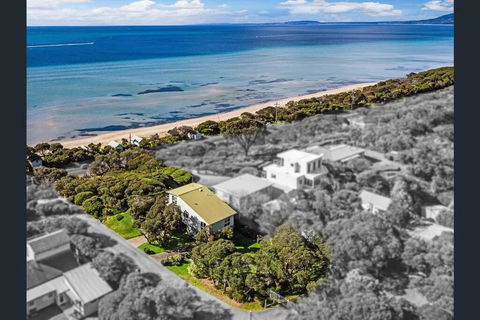 BLAIRGOWRIE VIEWS..front Beach Location Location. - Hobart Tourism 4