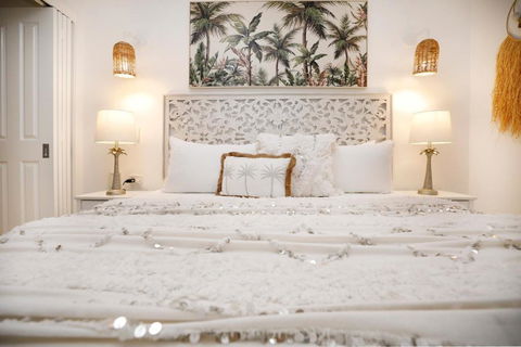 BOHO Bliss In The Best Position In Town, King Bed, 2 Pools, Free WIFI And Undercover Parking - Hobart Tourism 2