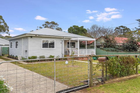 Bright And Airy Cosy Cottage, Close To Town - Hobart Tourism 2