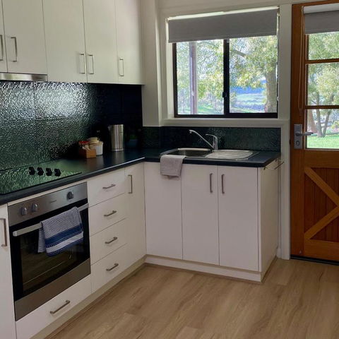 Bundaleera Vineyard And Farm Stay - Hobart Tourism 4