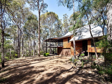 Calistoga Chalet - Luxury Among The Trees - Hobart Tourism 1